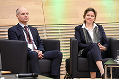 Gerald Rothe (Bundespatentgericht) und Ingeborg Graefe (Tesa)