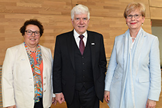 Gruppenbild Frau Moosbauer, Herr Schmitz, Frau Rudloff-Schäffer