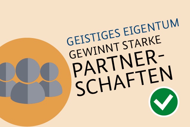 drei Personen und Spruch: Geistiges Eigentum gewinnt starke Partnerschaften